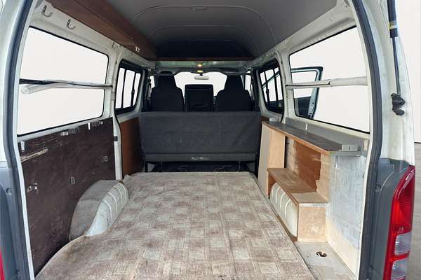 2010 Toyota Hiace DX High Roof 4WD