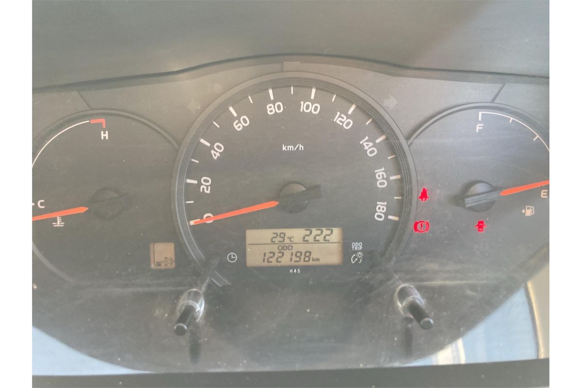 2014 Toyota Hiace DX 4WD High Roof