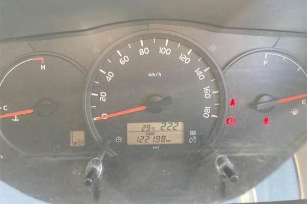 2014 Toyota Hiace DX 4WD High Roof