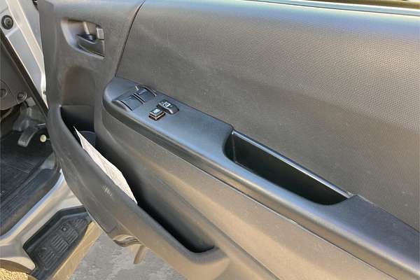 2014 Toyota Hiace DX 4WD High Roof