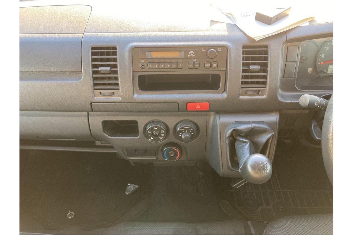 2014 Toyota Hiace DX 4WD High Roof