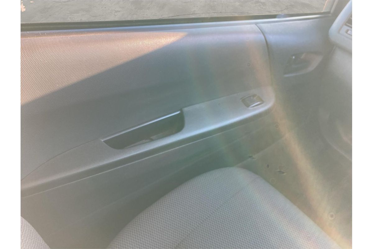 2014 Toyota Hiace DX 4WD High Roof