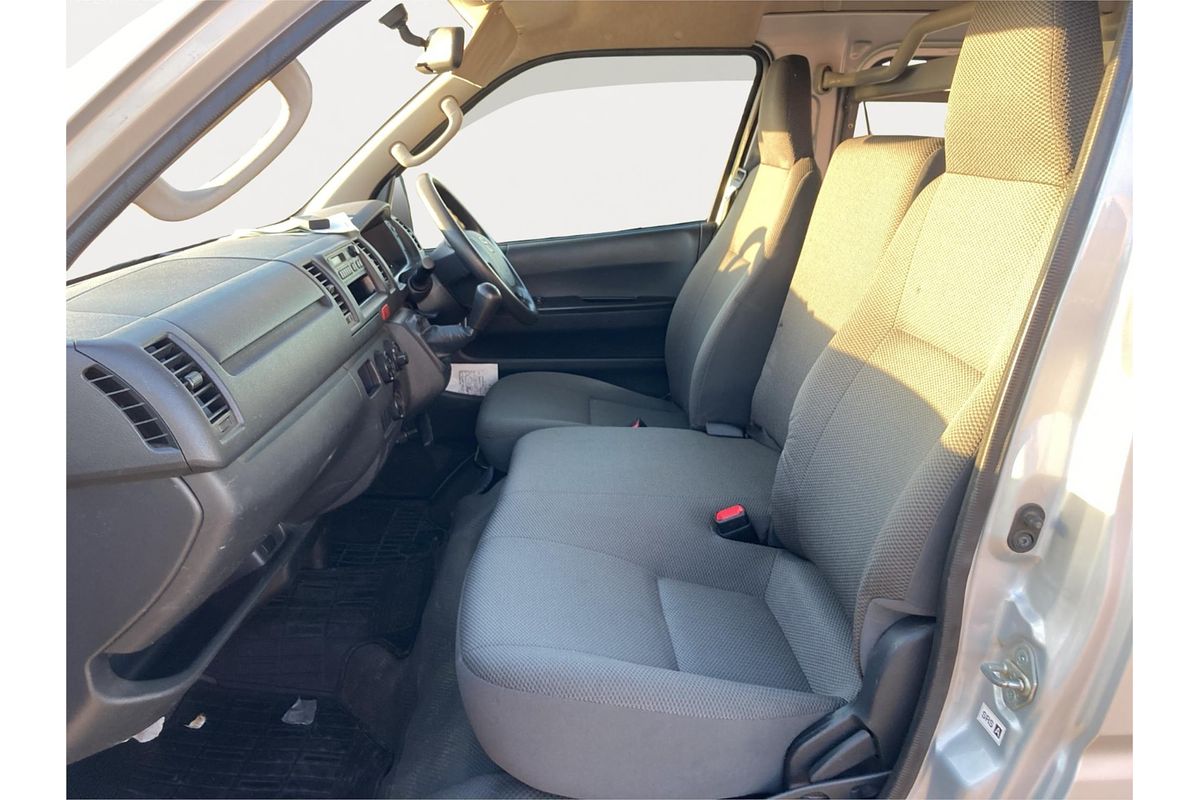 2014 Toyota Hiace DX 4WD High Roof