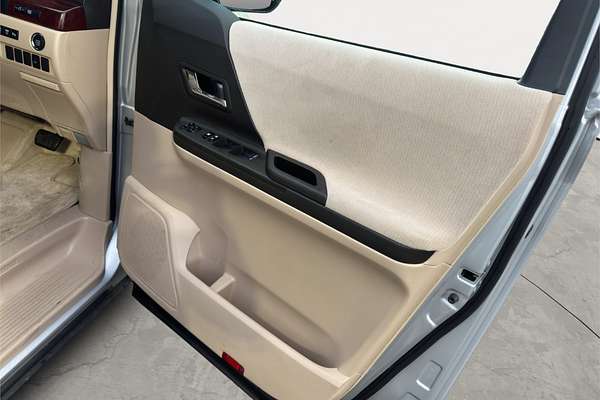 2008 Toyota Alphard 240X Welcab