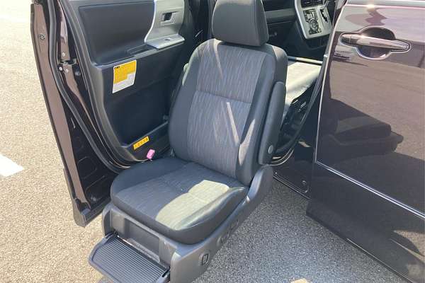 2010 Toyota Voxy ZS Welcab