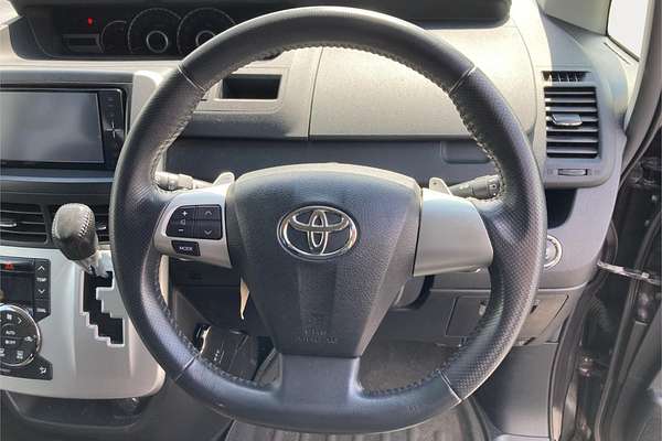 2010 Toyota Voxy ZS Welcab
