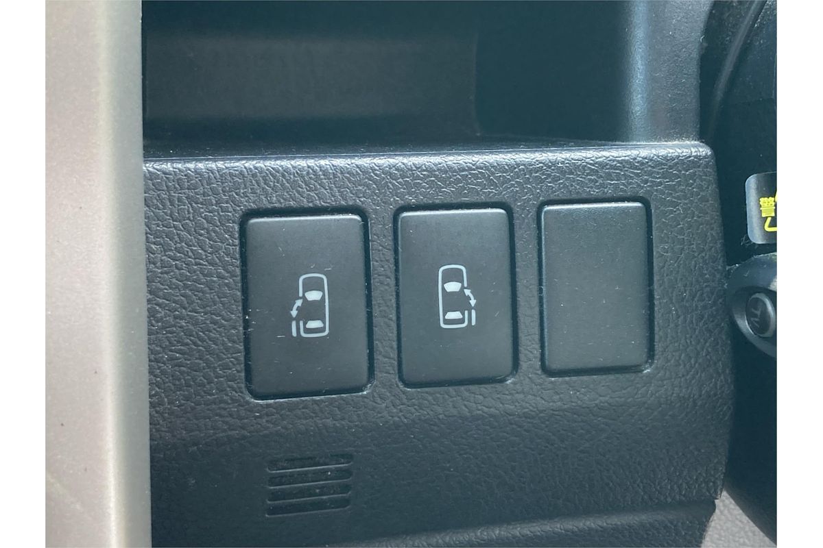 2010 Toyota Voxy ZS Welcab