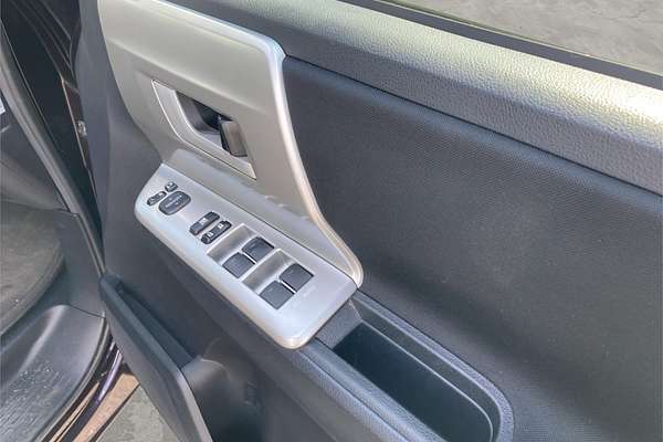 2010 Toyota Voxy ZS Welcab