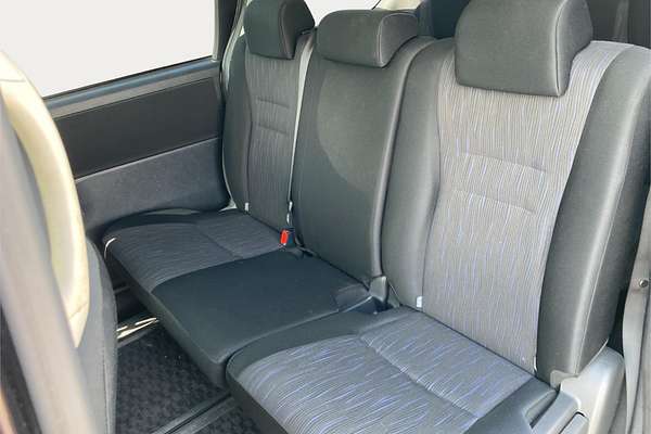 2010 Toyota Voxy ZS Welcab