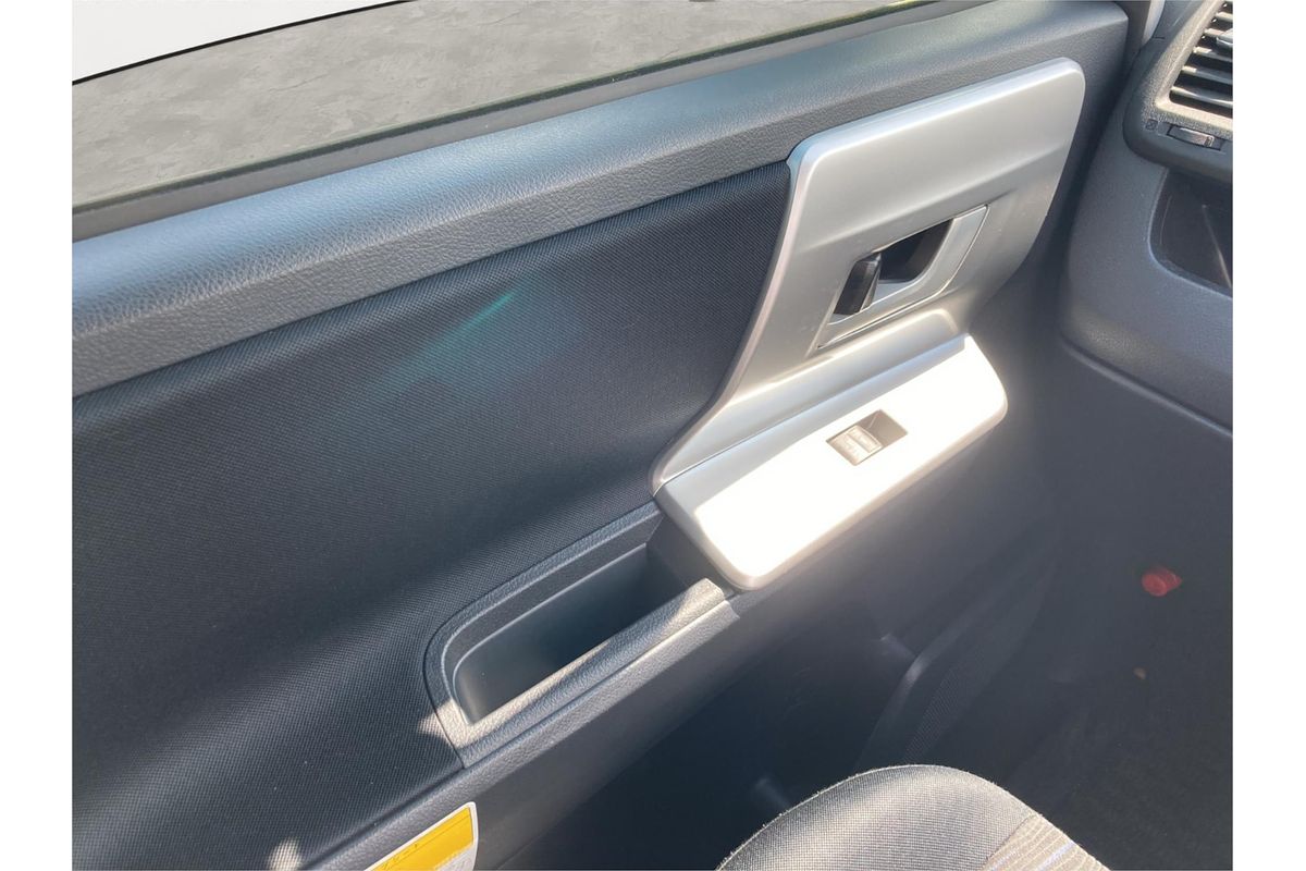 2010 Toyota Voxy ZS Welcab