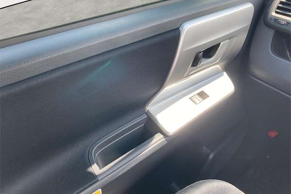 2010 Toyota Voxy ZS Welcab