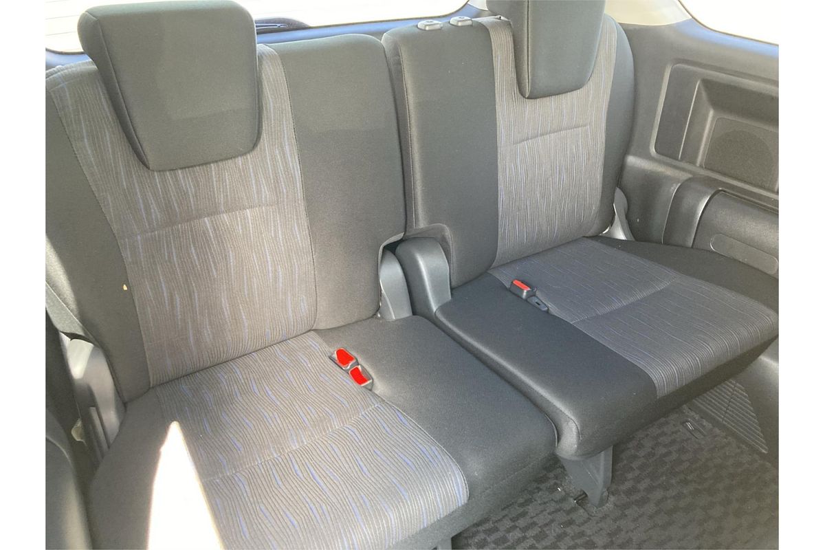 2010 Toyota Voxy ZS Welcab