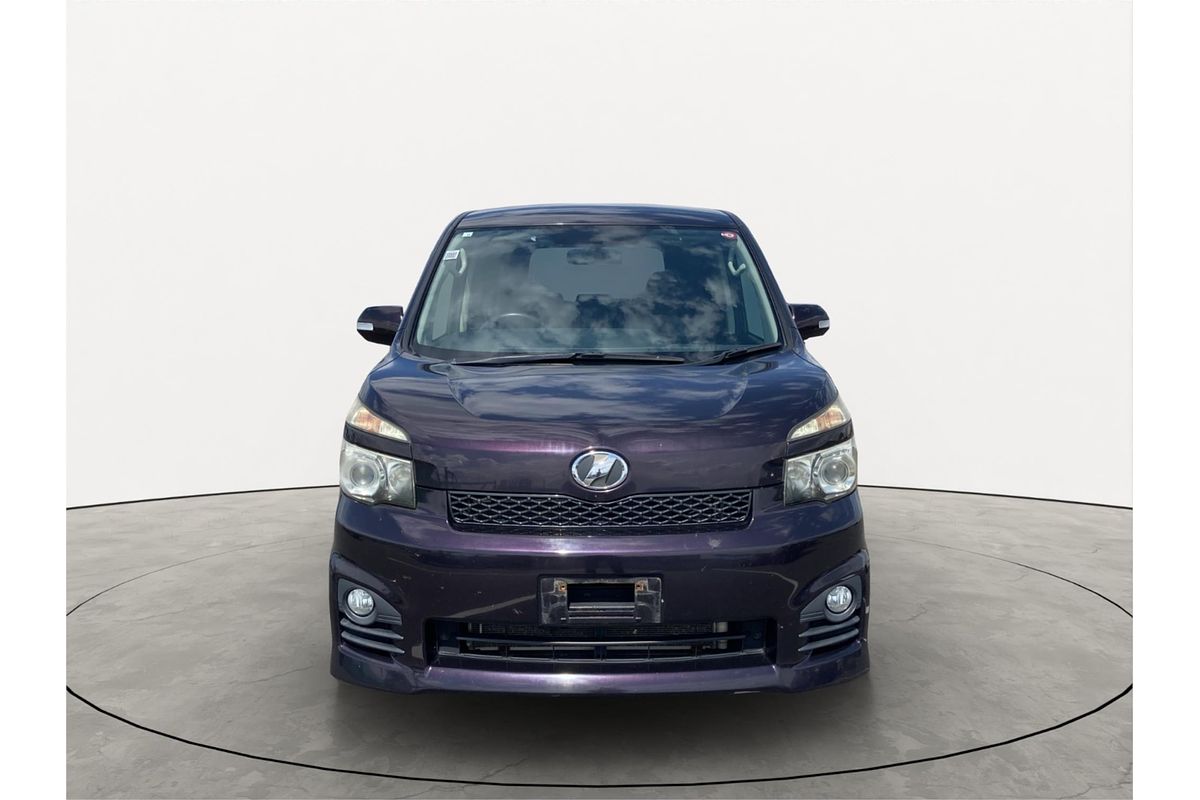 2010 Toyota Voxy ZS Welcab