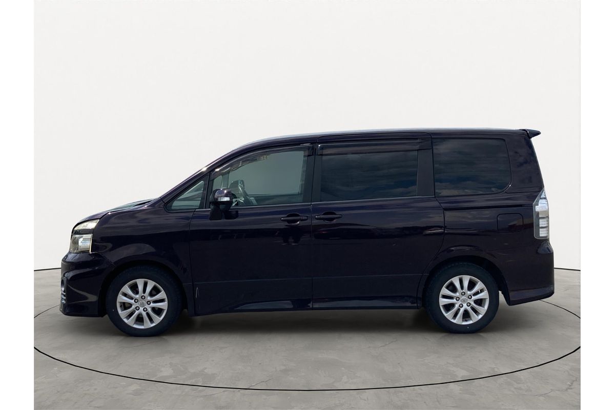 2010 Toyota Voxy ZS Welcab