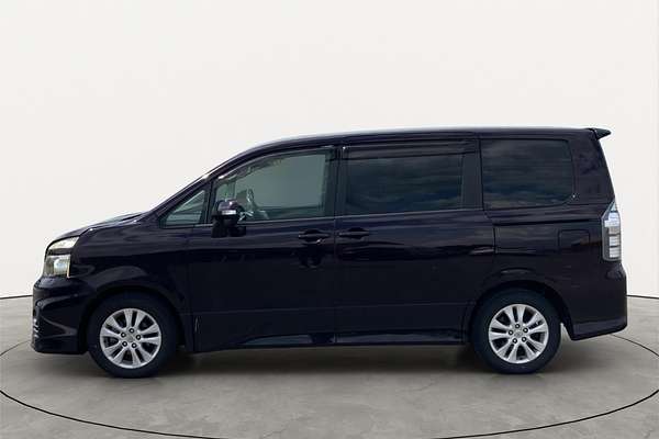 2010 Toyota Voxy ZS Welcab