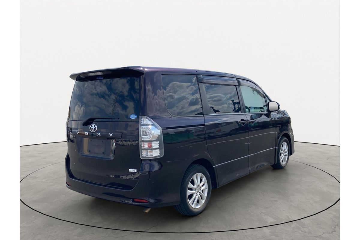 2010 Toyota Voxy ZS Welcab