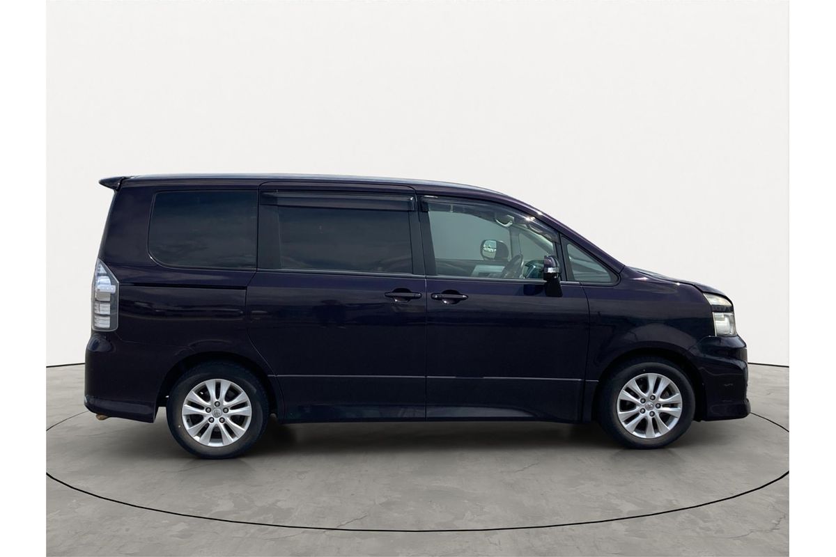 2010 Toyota Voxy ZS Welcab