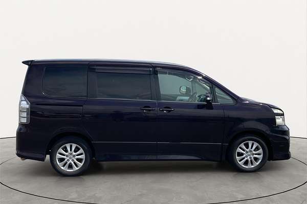 2010 Toyota Voxy ZS Welcab