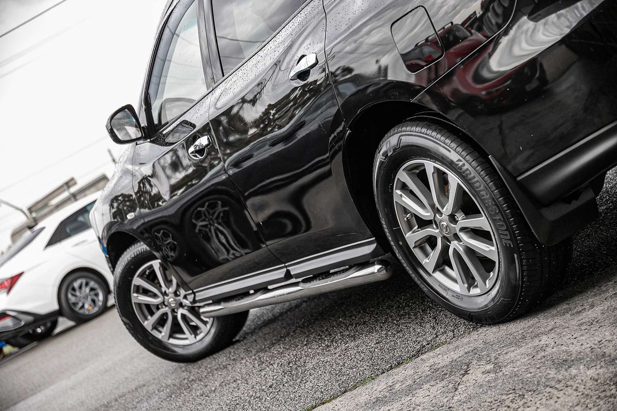 2016 Nissan Pathfinder ST R52