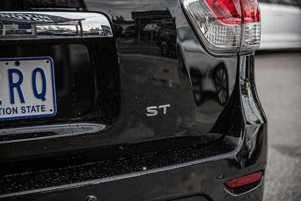 2016 Nissan Pathfinder ST R52