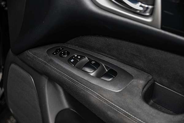 2016 Nissan Pathfinder ST R52