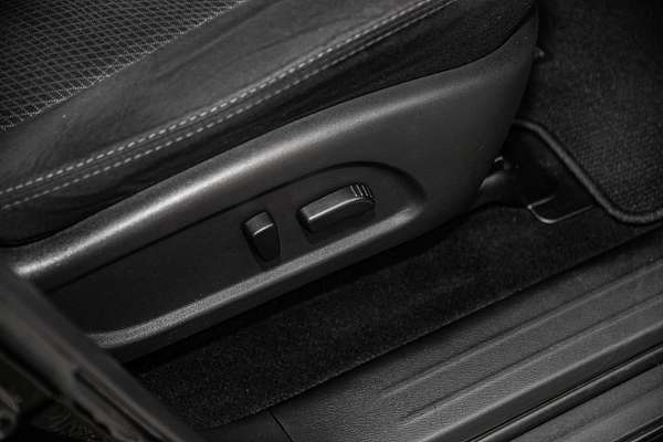 2016 Nissan Pathfinder ST R52