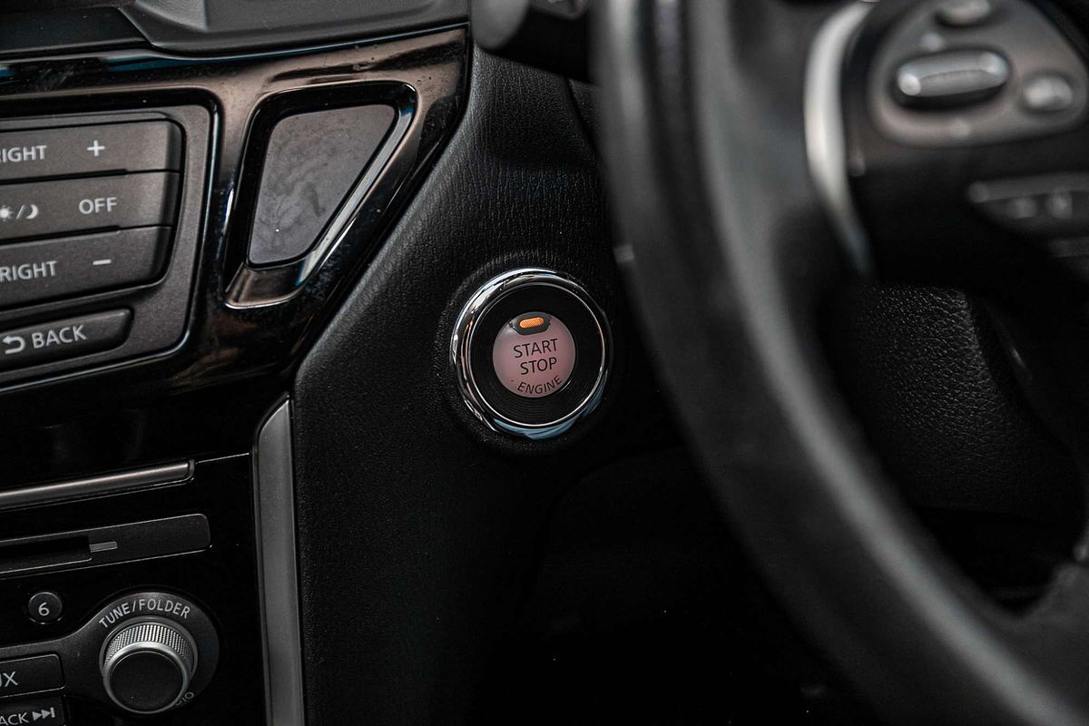 2016 Nissan Pathfinder ST R52