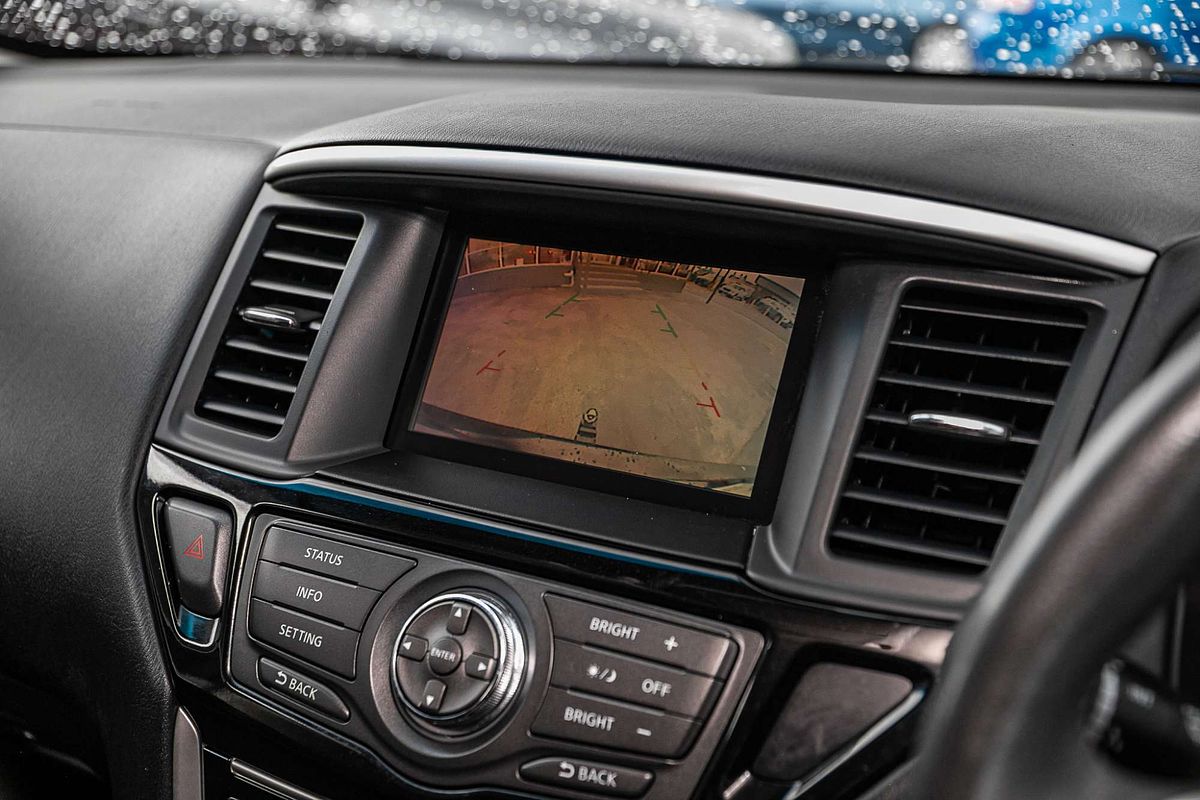 2016 Nissan Pathfinder ST R52