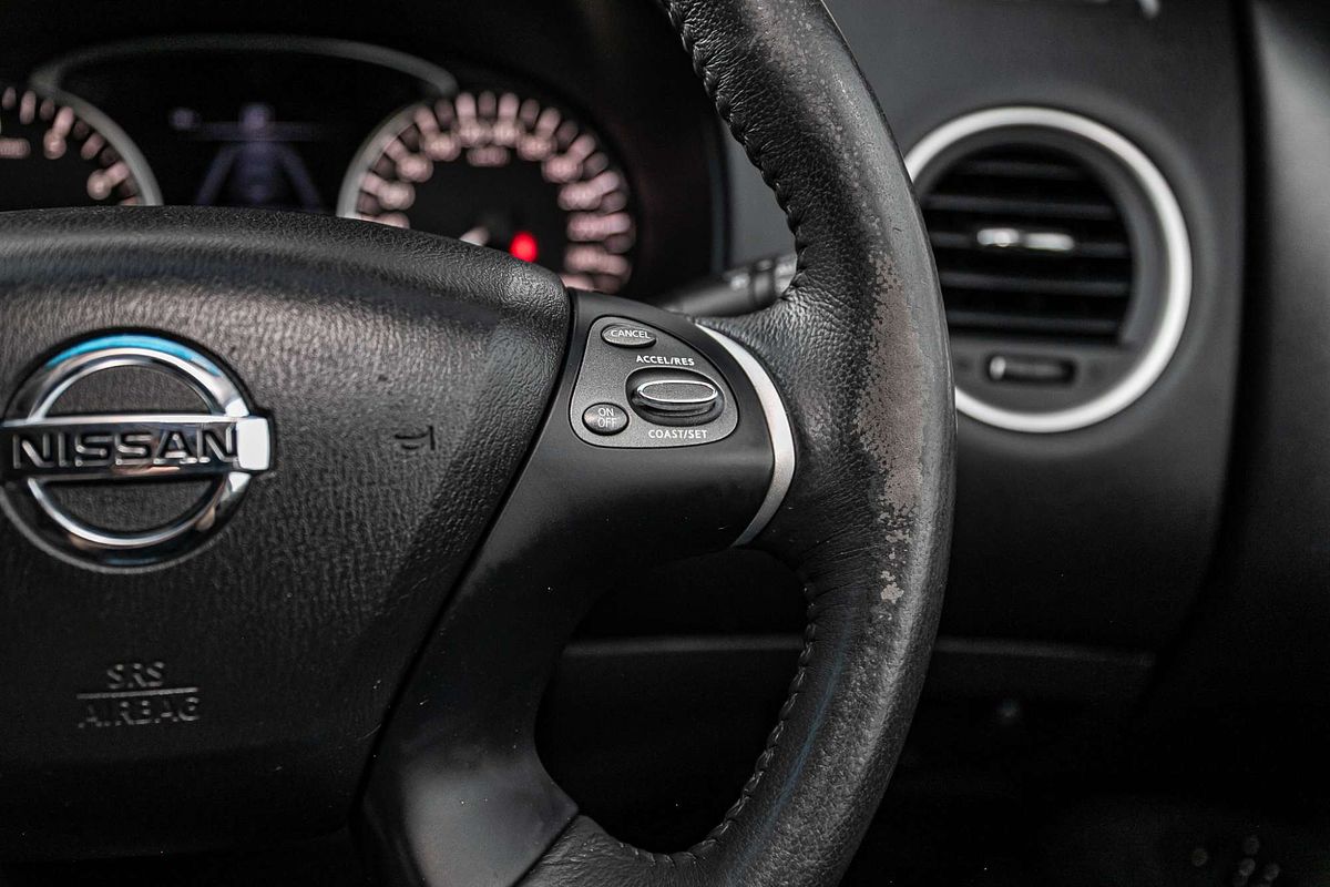 2016 Nissan Pathfinder ST R52