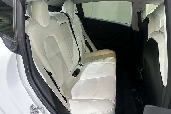 2022 Tesla Model 3 Rear-Wheel Drive