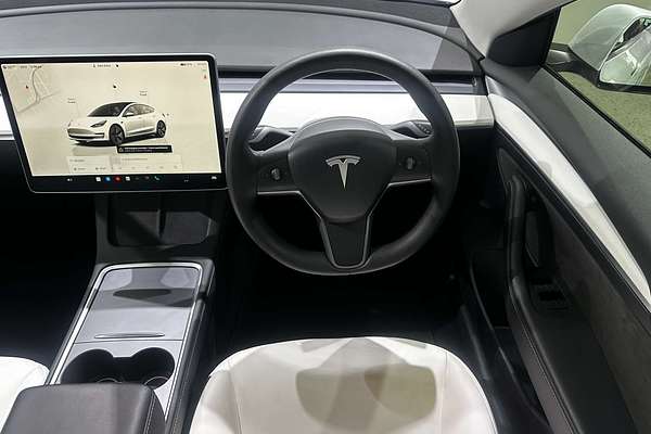 2022 Tesla Model 3 Rear-Wheel Drive