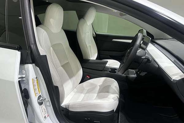 2022 Tesla Model 3 Rear-Wheel Drive