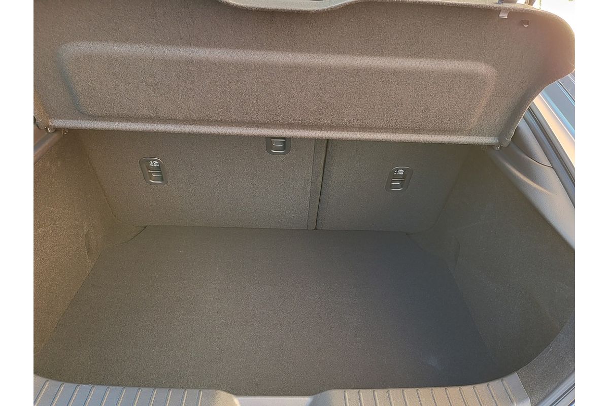 MAZDA3 R 6AUTO HATCH G20 EVOLVE MAZDA3 R 6AUTO HATCH G20 EVOLVE