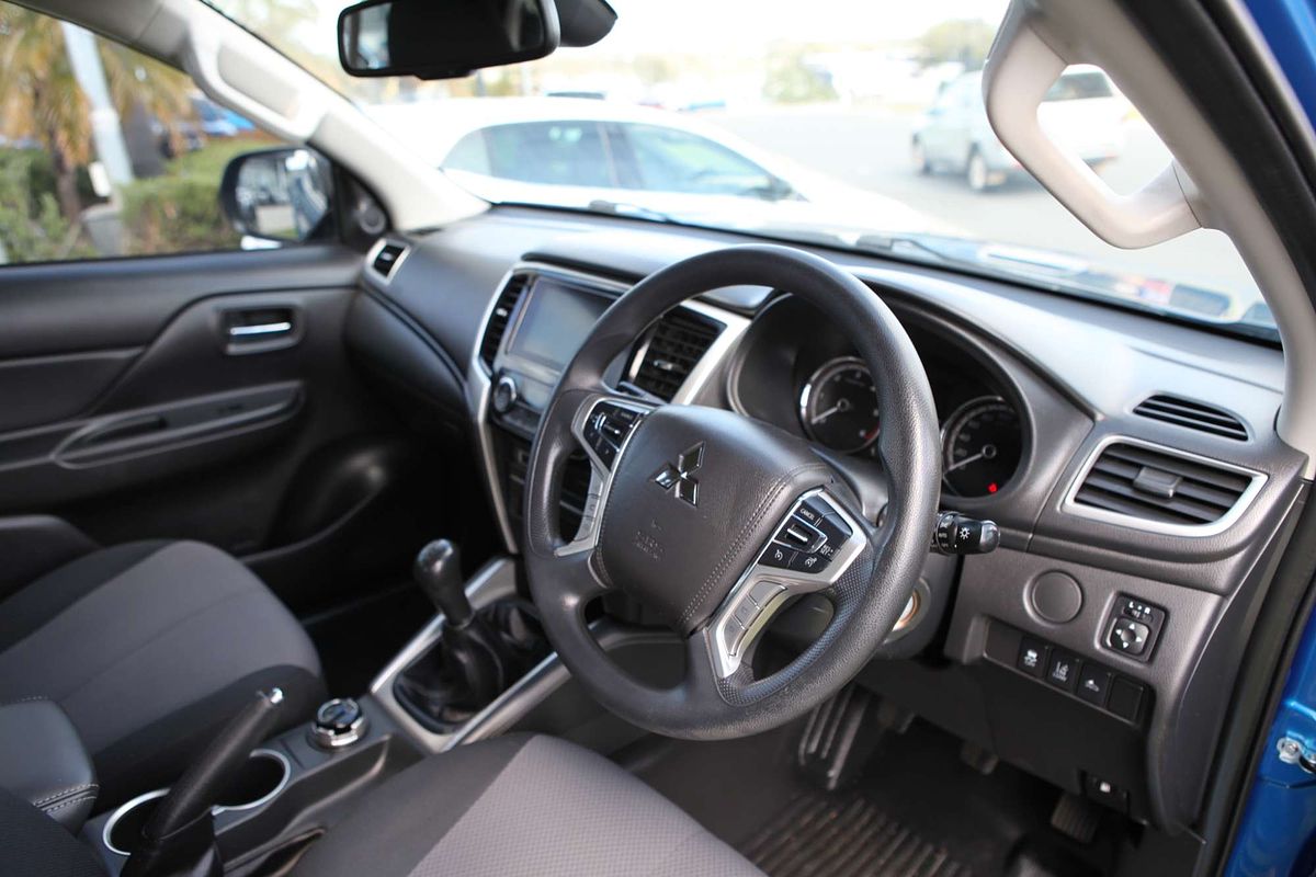 2019 Mitsubishi Triton GLX+ MR 4X4