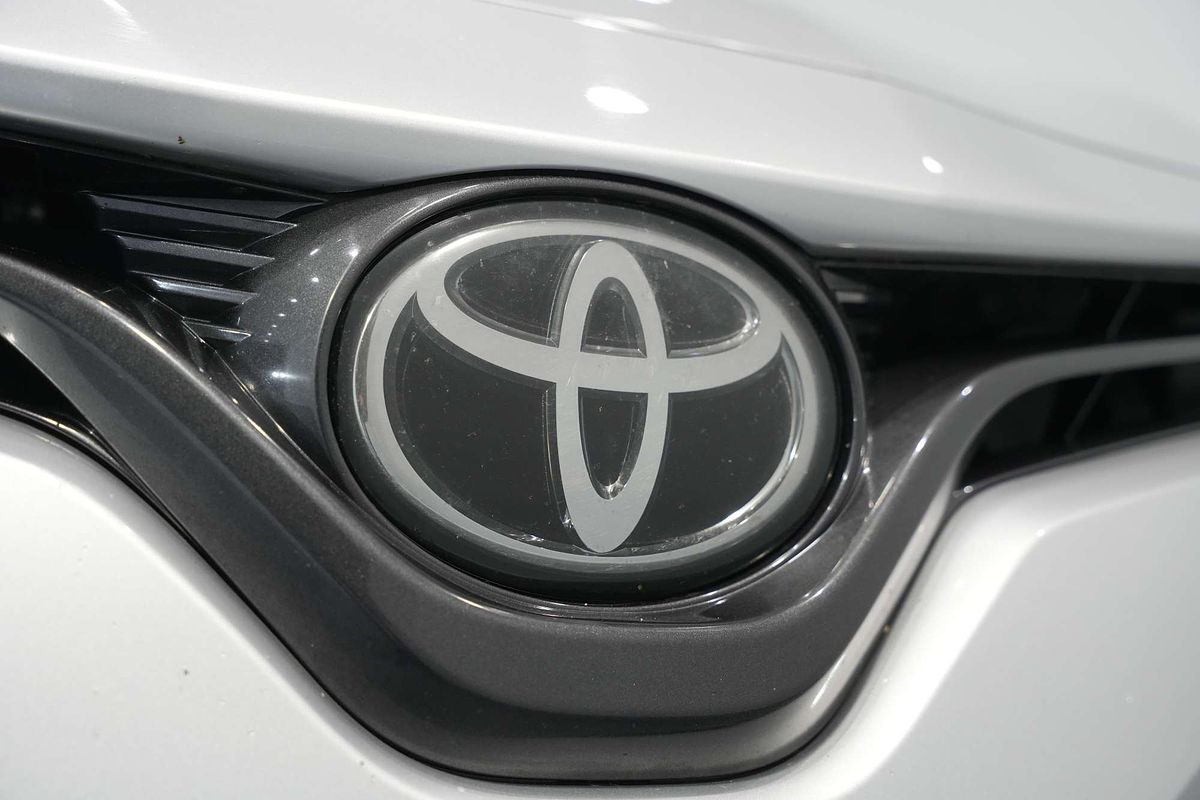 2019 Toyota Camry Ascent ASV70R