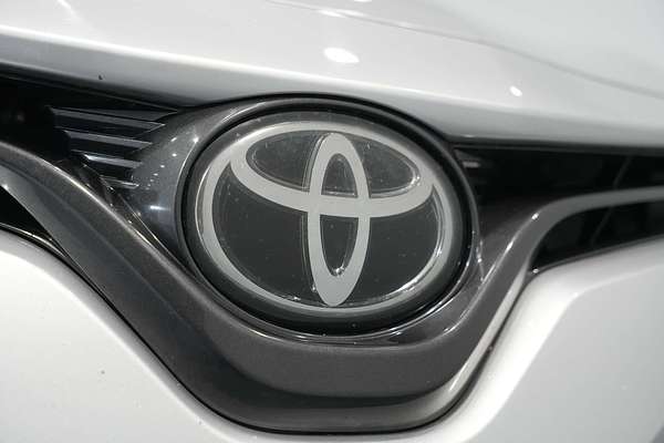 2019 Toyota Camry Ascent ASV70R