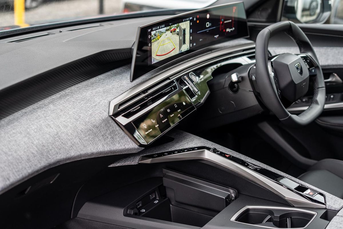 2025 Peugeot 3008 Allure Hybrid P64