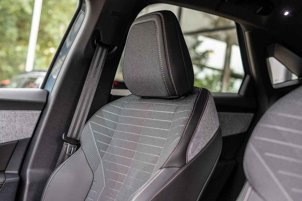 2025 Peugeot 3008 Allure Hybrid P64