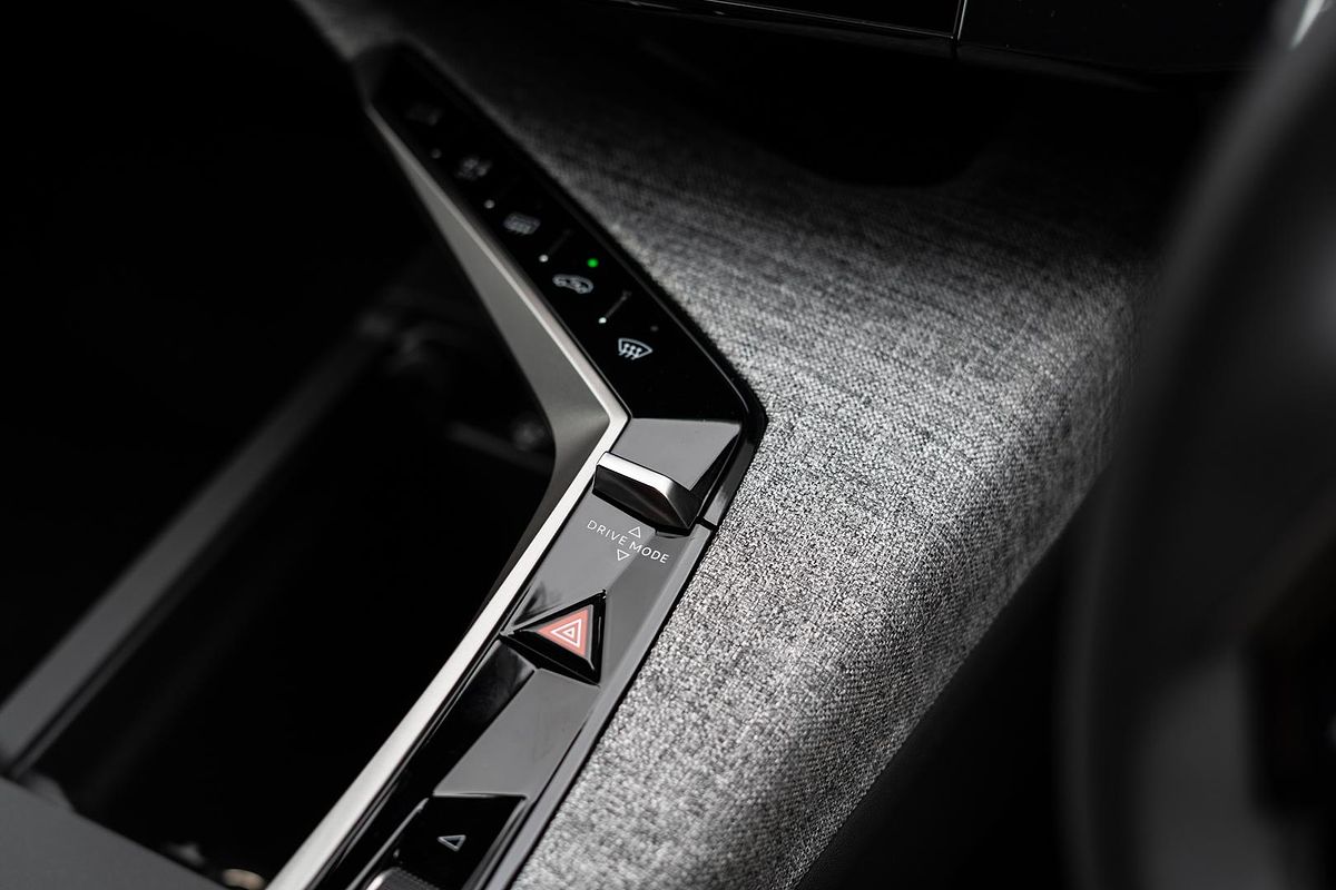 2025 Peugeot 3008 Allure Hybrid P64