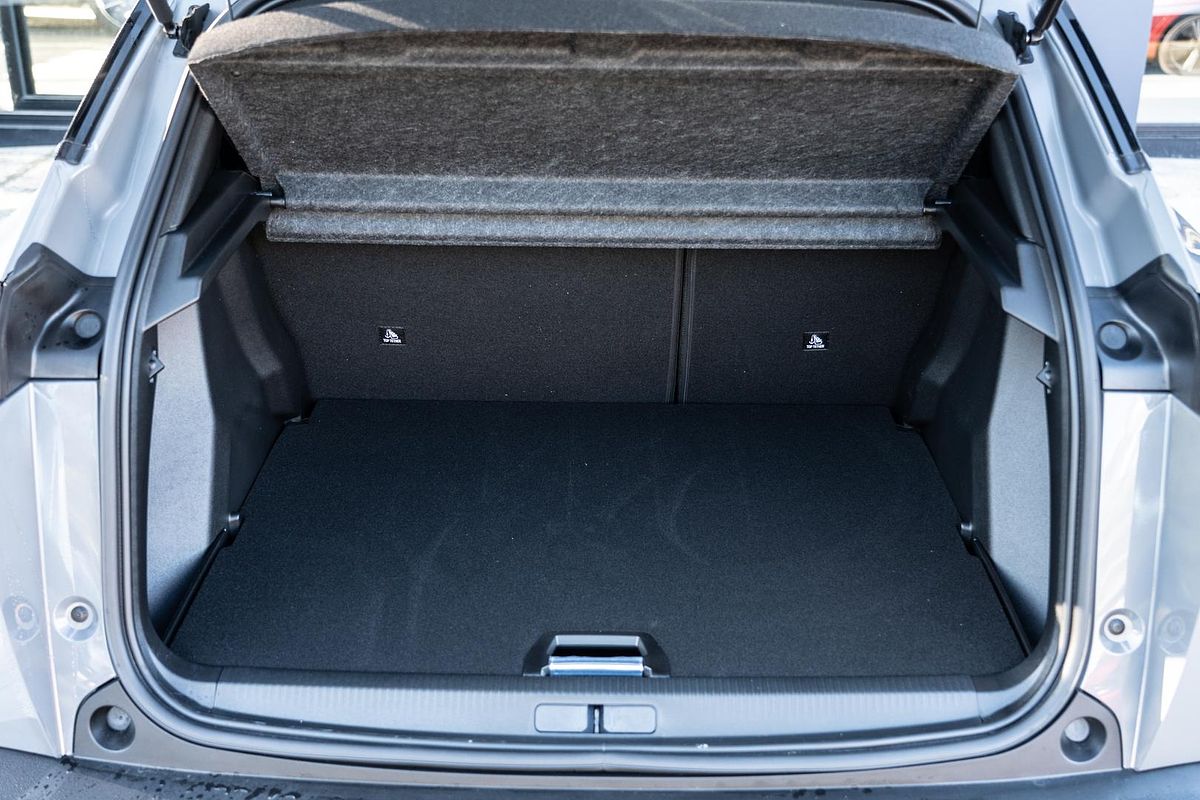 2025 Peugeot 3008 Allure Hybrid P64