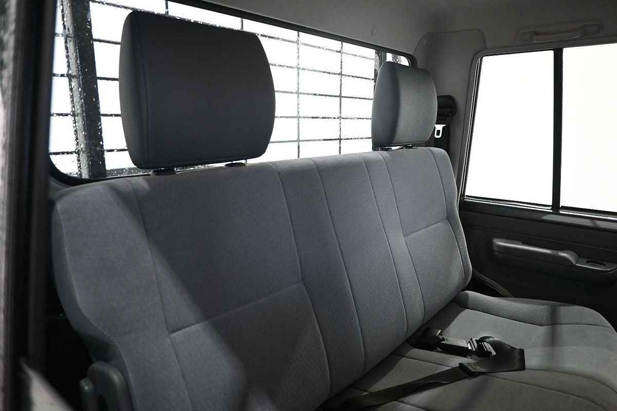 2025 Toyota Landcruiser GXL VDJL79R