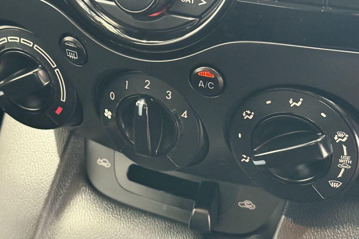 2014 Mazda 2 Neo Sport DE Series 2