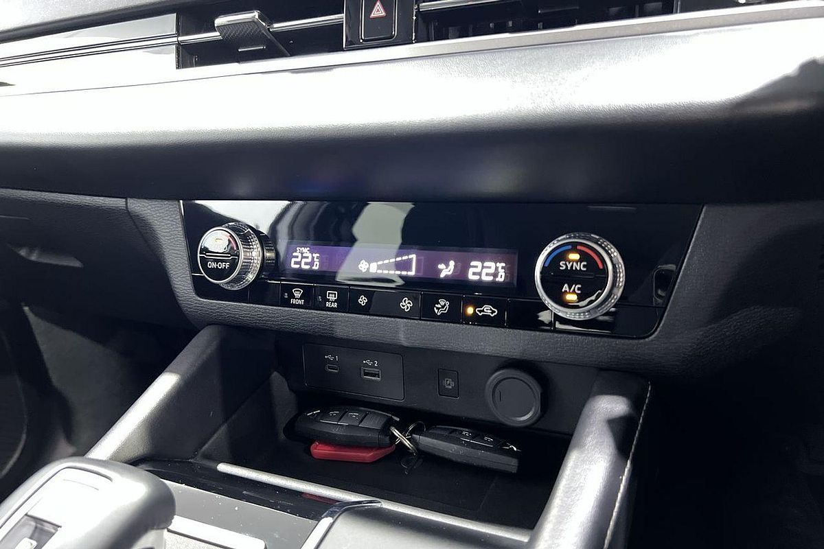 2024 Mitsubishi Outlander LS ZM