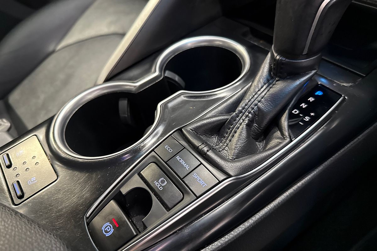 2018 Toyota Camry SL ASV70R