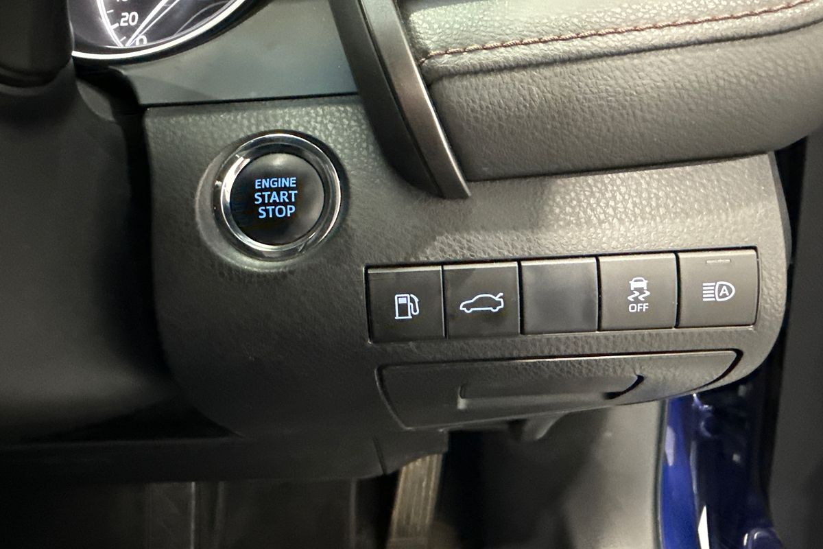 2018 Toyota Camry SL ASV70R