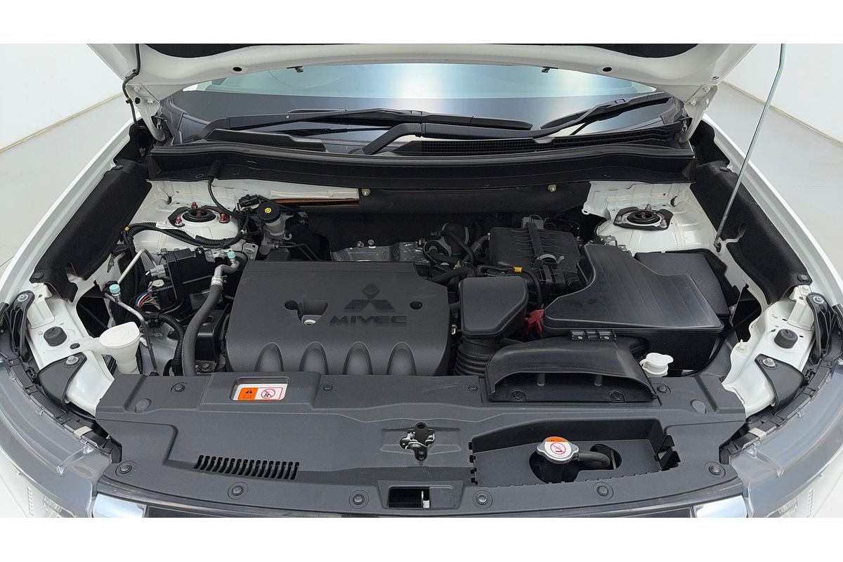 2017 Mitsubishi Outlander LS Safety Pack ZK