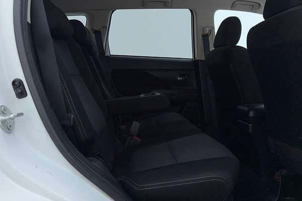 2017 Mitsubishi Outlander LS Safety Pack ZK