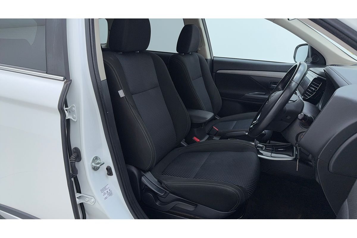 2017 Mitsubishi Outlander LS Safety Pack ZK