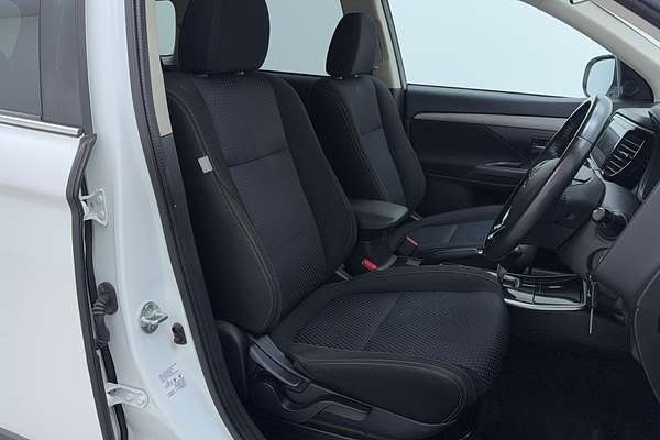 2017 Mitsubishi Outlander LS Safety Pack ZK