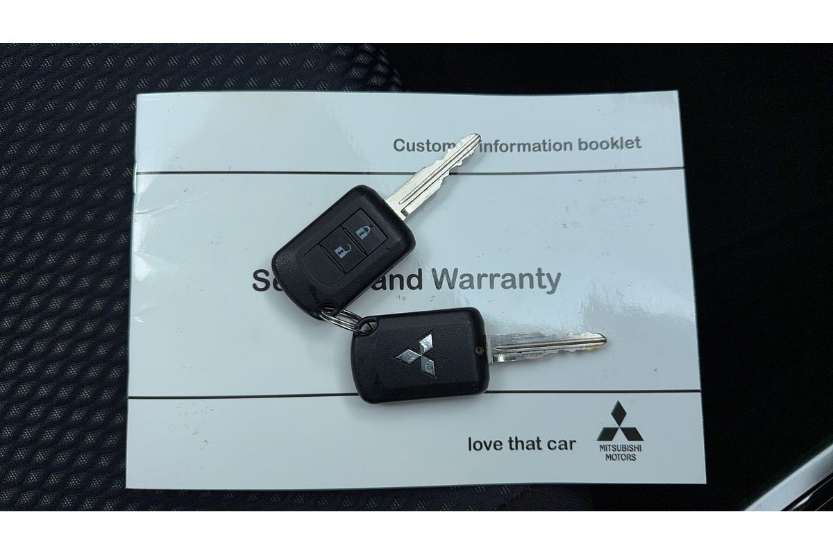 2017 Mitsubishi Outlander LS Safety Pack ZK